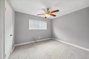 5542 Holly St, Houston, TX 77081 - Photo 9