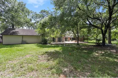 570 Roanoke Drive, Conroe, TX 77302 - Photo 21