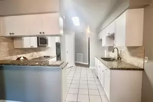 27 N Greenbud Ct, The Woodlands, TX 77380 - Photo 9