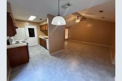 1610 Hazelwood Street, Conroe, TX 77301 - Photo 5