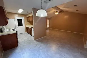 1610 Hazelwood St, Conroe, TX 77301 - Photo 5