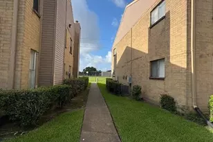 10555 Turtlewood Ct, Houston, TX 77072 - Photo 25