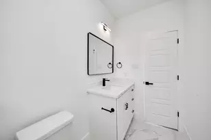 8106 Locksley St, Houston, TX 77078 - Photo 35