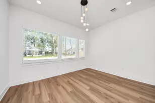 8106 Locksley St, Houston, TX 77078 - Photo 13