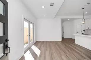 8106 Locksley St, Houston, TX 77078 - Photo 9