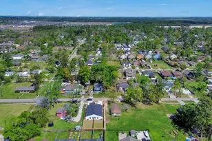8106 Locksley St, Houston, TX 77078 - Photo 7