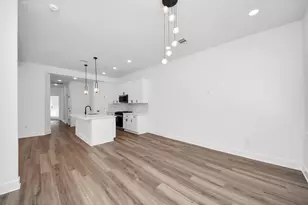 8106 Locksley St, Houston, TX 77078 - Photo 15