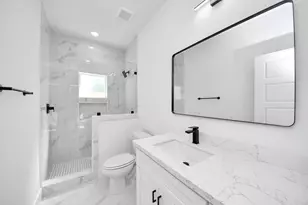 8106 Locksley St, Houston, TX 77078 - Photo 33