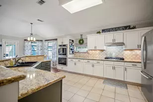 812 Woodland Ln, Conroe, TX 77302 - Photo 9