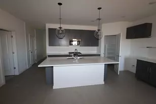 7811 Jade Crst Dr, Angleton, TX 77515 - Photo 3