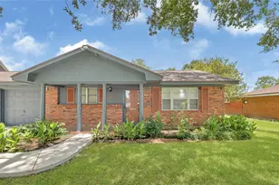 3202 McKinney Dr, La Marque, TX 77568 - Photo 3