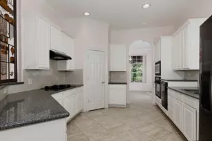 7 Sovereign Way, Conroe, TX 77384 - Photo 9