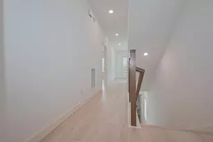 8927 Grovner Pl, Houston, TX 77055 - Photo 13