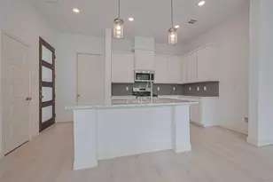 8927 Grovner Pl, Houston, TX 77055 - Photo 9