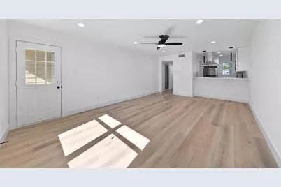 1514 Wirt Road #8, Houston, TX 77055 - Photo 11