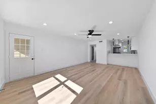 1514 Wirt Rd, Houston, TX 77055 - Photo 11
