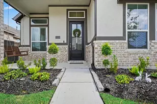 12019 Perch Dr, Mont Belvieu, TX 77523 - Photo 3