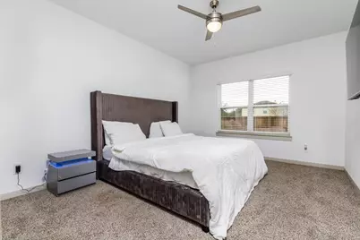 12832 Barnsbury Lane, Houston, TX 77047 - Photo 11