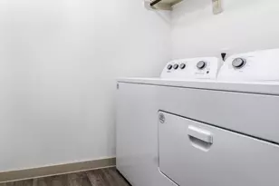 12832 Barnsbury Ln, Houston, TX 77047 - Photo 9