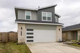 12832 Barnsbury Ln, Houston, TX 77047 - Photo 3