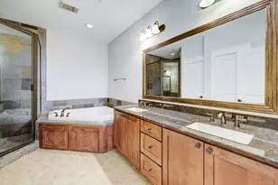 107 Riley Ln, Houston, TX 77003 - Photo 11