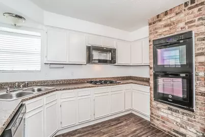 26218 Maplewood Drive, Oak Ridge North, TX 77386 - Photo 5