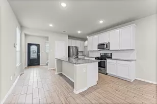 10818 Catclaw Ct, Tomball, TX 77375 - Photo 7