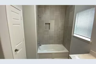 5225 E Houston Road #A, Houston, TX 77028 - Photo 25