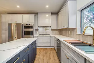 9582 Doliver Dr, Houston, TX 77063 - Photo 11