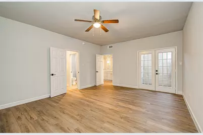 9582 Doliver Drive, Houston, TX 77063 - Photo 19