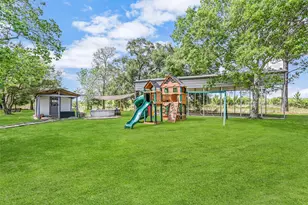 1404 Hollier Rd, Friendswood, TX 77546 - Photo 33