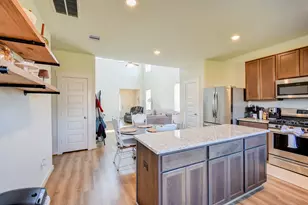 205 Laura Leigh Ln, Angleton, TX 77515 - Photo 9