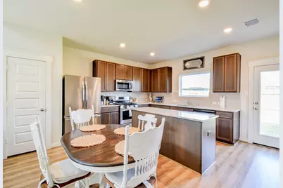 205 Laura Leigh Lane, Angleton, TX 77515 - Photo 7