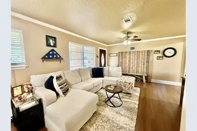 111 Mimosa, Lake Jackson, TX 77566 - Photo 9