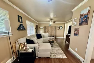 111 Mimosa, Lake Jackson, TX 77566 - Photo 11