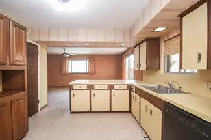 10231 Ivyridge Rd, Houston, TX 77043 - Photo 7