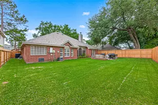 819 Maplewood Falls Ct, Houston, TX 77062 - Photo 37