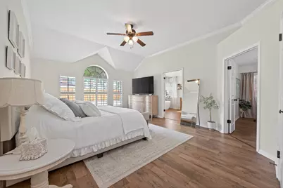 819 Maplewood Falls Court, Houston, TX 77062 - Photo 21