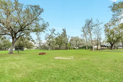 112 Blossom Street, Lake Jackson, TX 77566 - Photo 25