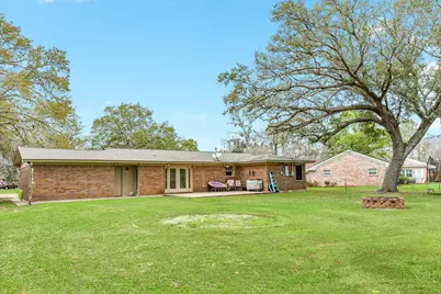 112 Blossom Street, Lake Jackson, TX 77566 - Photo 23