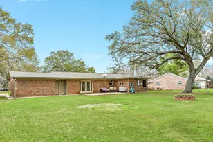 112 Blossom St, Lake Jackson, TX 77566 - Photo 23
