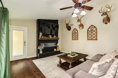 112 Blossom Street, Lake Jackson, TX 77566 - Photo 9