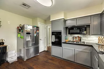 112 Blossom Street, Lake Jackson, TX 77566 - Photo 15