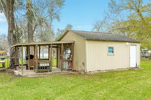 112 Blossom St, Lake Jackson, TX 77566 - Photo 27