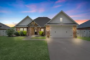 305 Poppy St, Lake Jackson, TX 77566 - Photo 3
