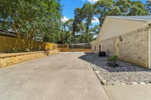 302 Post Oak St, Livingston, TX 77351 - Photo 31