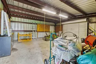 302 Post Oak St, Livingston, TX 77351 - Photo 35