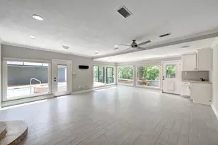 6107 Queenswood Ln, Houston, TX 77008 - Photo 13
