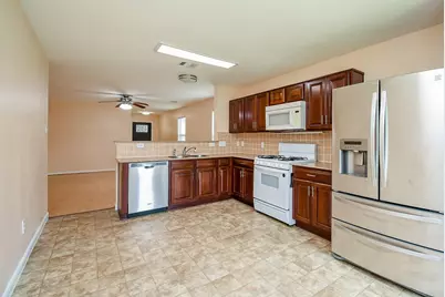 2631 Skyview Trace Court, Houston, TX 77047 - Photo 11