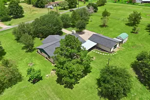 2243 Green Meadows Dr, Sealy, TX 77474 - Photo 43